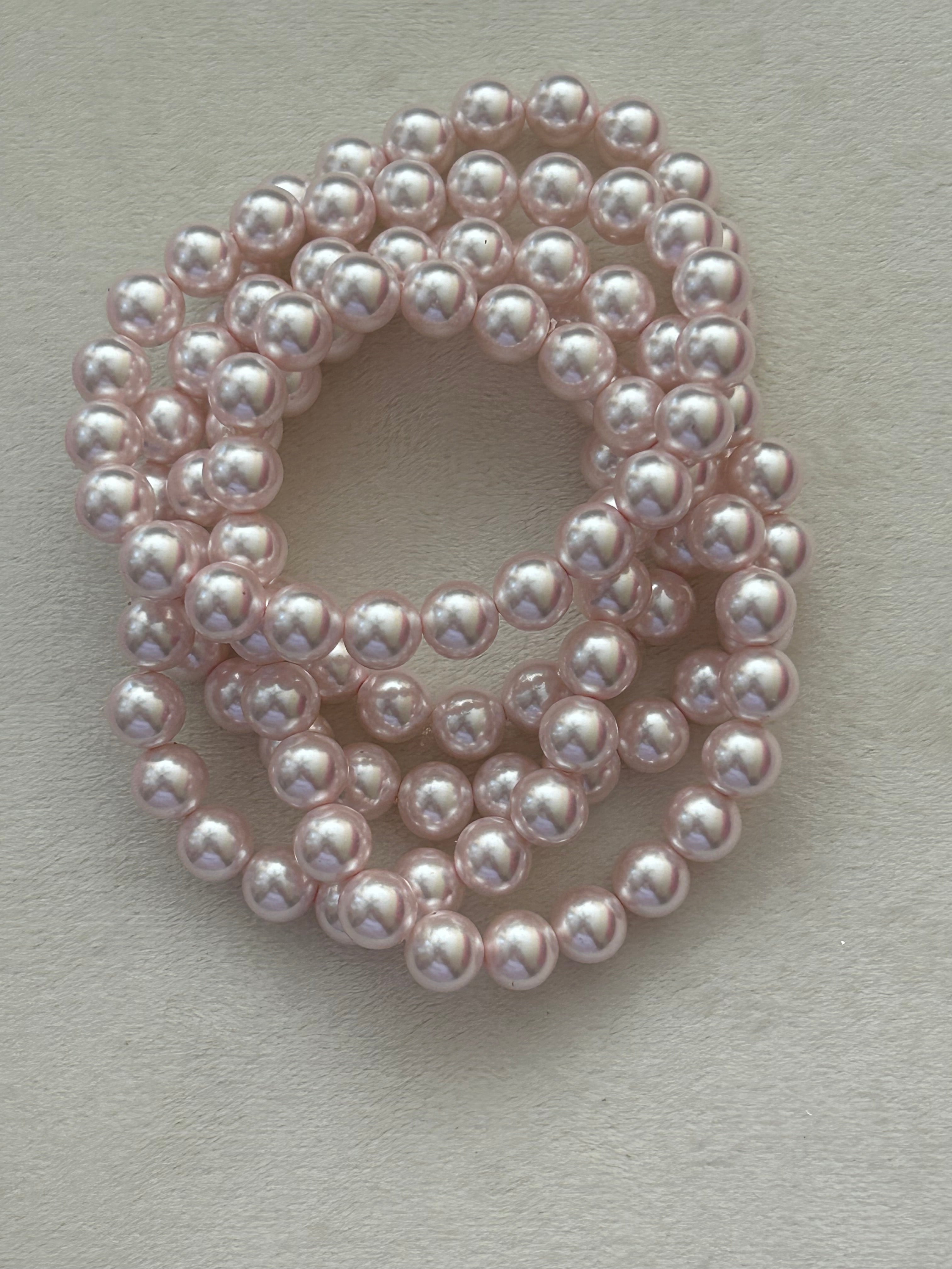 Light pink pearl bracelet