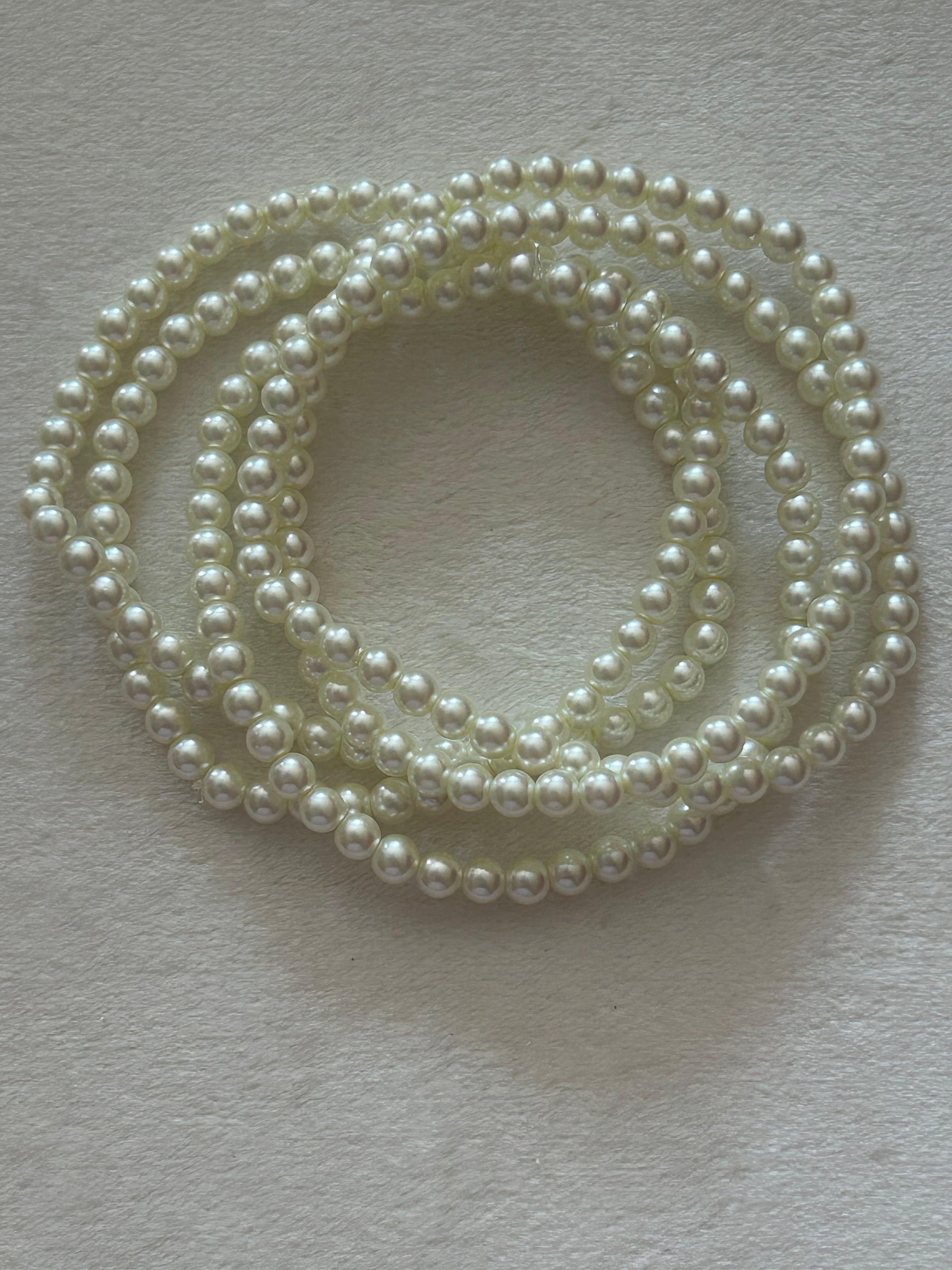 Light lemon green bracelet